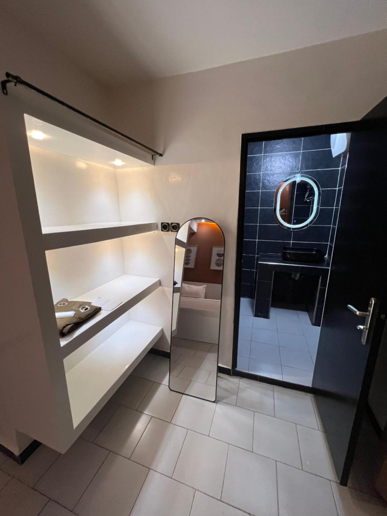 Le Confortable By Sdm Dakar Exterior foto